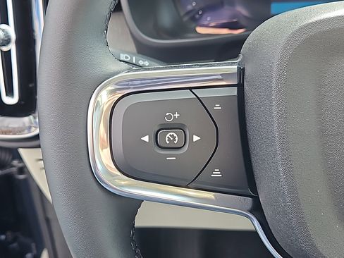 New 2026 Volvo XC40 B5 Ultra w/ Protection Package Premier image 16