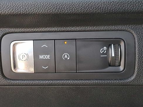Used 2025 Chevrolet Traverse LT w/ Sun and Wheel Package FWD image 25