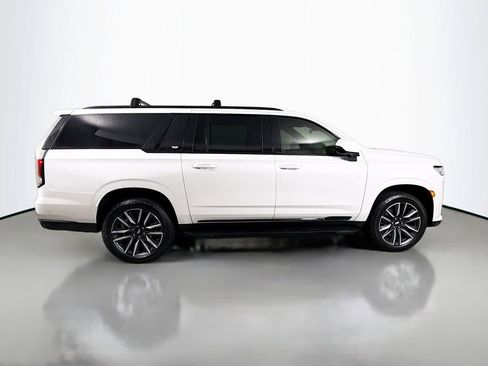 Used 2021 Cadillac Escalade ESV Sport w/ Driver Assist Tech Package image 4