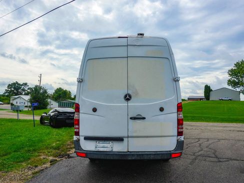 Used 2014 Mercedes-Benz Sprinter 2500 image 4