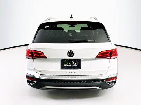 Used 2024 Volkswagen Taos SE FWD image 7