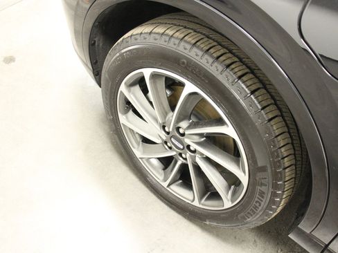 Used 2024 Lincoln Corsair Grand Touring w/ Equipment Group 301A image 10