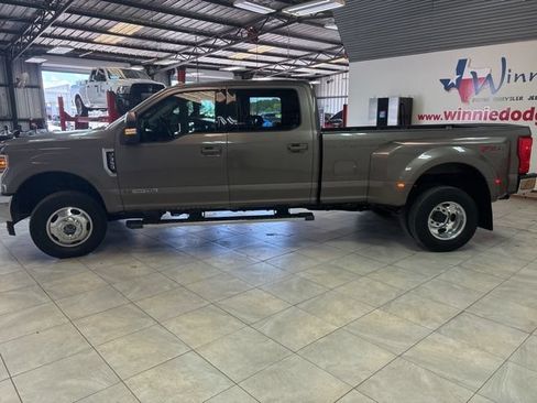 Used 2018 Ford F350 Lariat AWD/4WD image 14