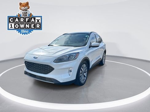 Used 2021 Ford Escape Titanium w/ Class II Trailer Tow Package image 4