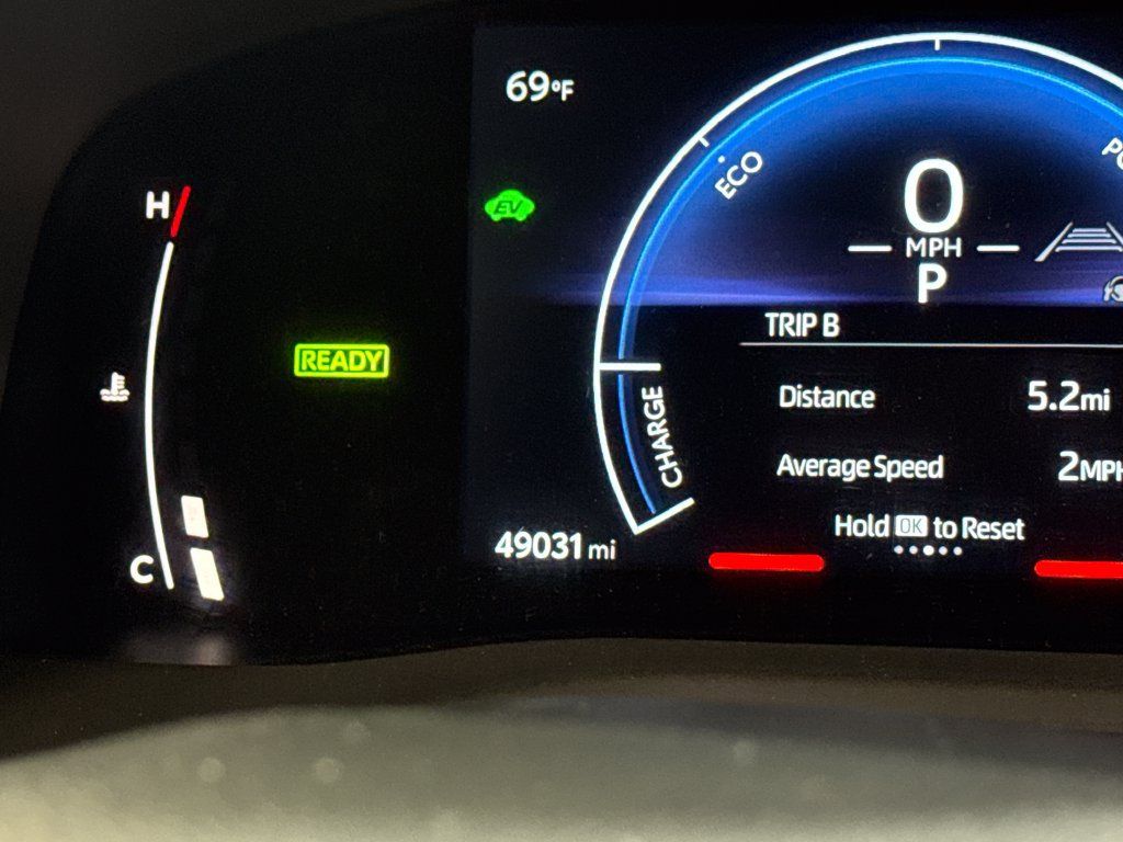 Used 2025 Toyota Camry LE FWD image 24