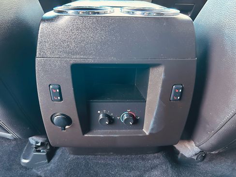 Used 2010 Ford Expedition Limited image 20