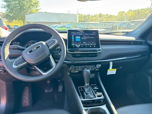 New 2026 Jeep Compass Limited image 12