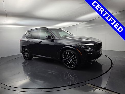 Certified 2022 BMW X5 xDrive40i w/ M Sport Package image 2