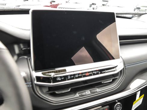 New 2026 Jeep Compass Limited image 15