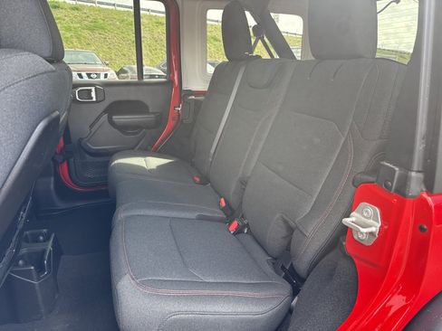 Used 2024 Jeep Wrangler Unlimited Rubicon image 16