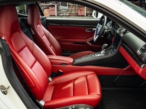 Certified 2021 Porsche 718 Cayman GTS image 25