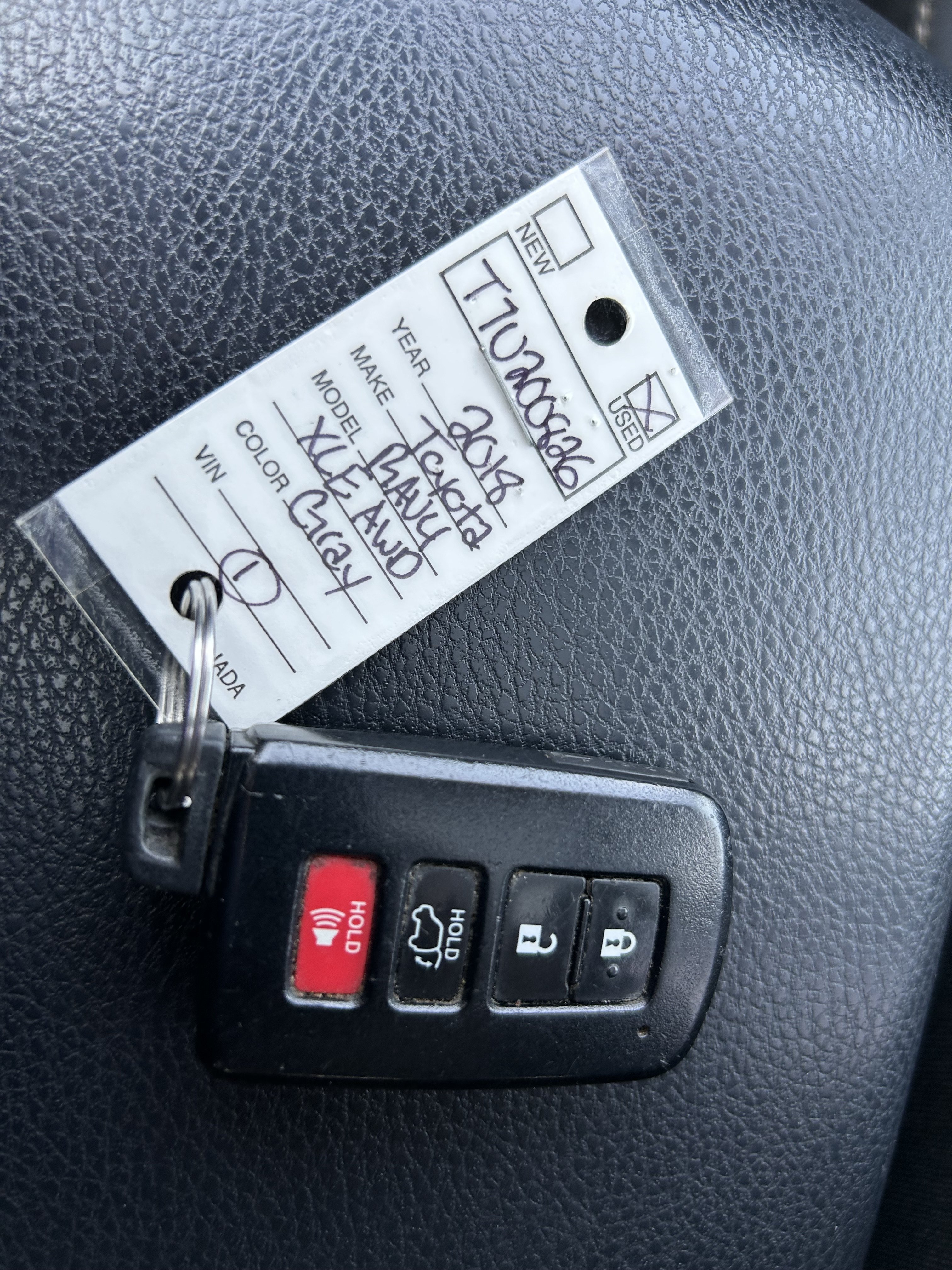 Used 2018 Toyota RAV4 XLE AWD/4WD image 33