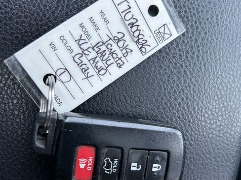 Used 2018 Toyota RAV4 XLE AWD/4WD image 33