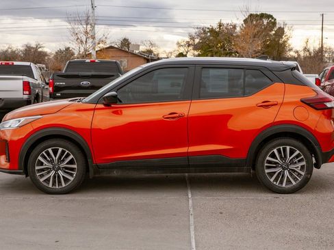 Used 2024 Nissan Kicks SV image 8