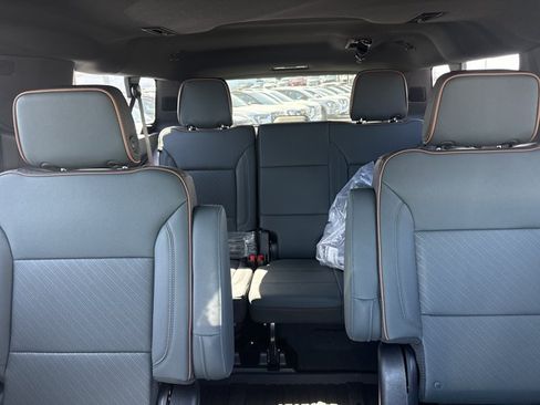 New 2026 GMC Yukon XL AT4 w/ AT4 Premium Plus Package AWD/4WD image 21