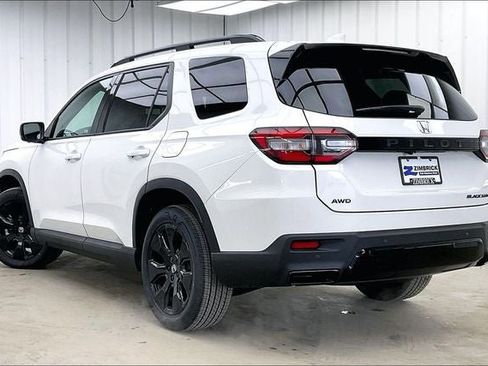 New 2026 Honda Pilot Black Edition image 5