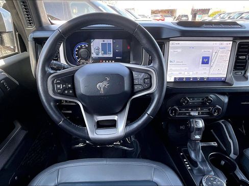 Used 2022 Ford Bronco Outer Banks image 5