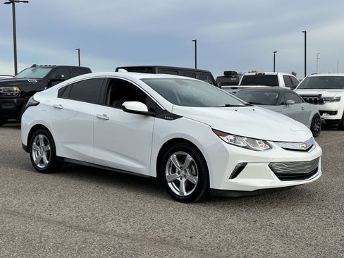 Used 2017 Chevrolet Volt LT w/ Comfort Package image 7