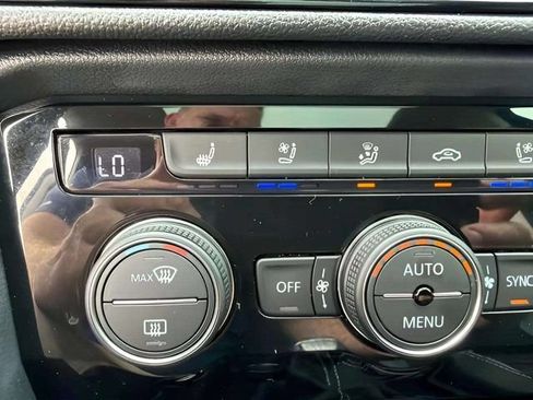 Certified 2024 Volkswagen Taos SEL AWD/4WD image 20