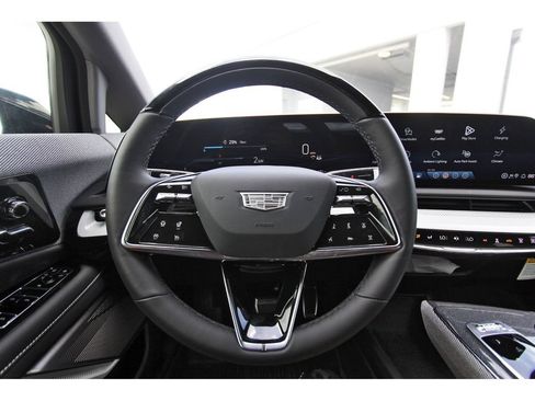 New 2027 Cadillac Optiq Luxury w/ LPO, Floor Liner Package AWD/4WD image 13