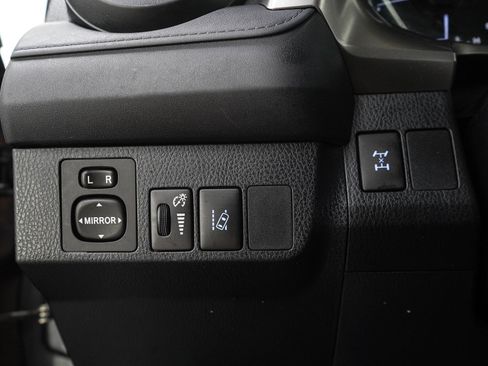Used 2018 Toyota RAV4 LE w/ All Weather Liner Package AWD/4WD image 23