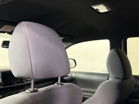 Used 2019 Toyota Tacoma TRD Off-Road AWD/4WD image 25