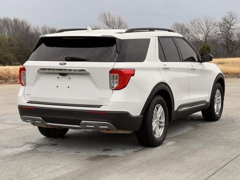 Used 2020 Ford Explorer XLT w/ Equipment Group 202A image 7