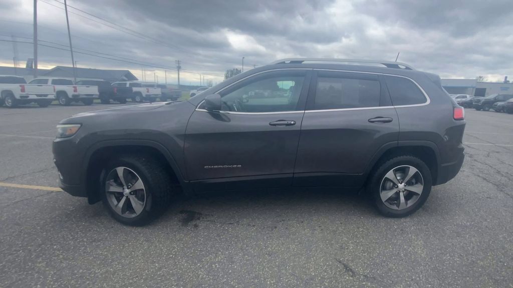 Used 2019 Jeep Cherokee Limited AWD/4WD image 5