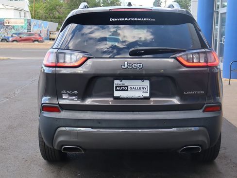 Used 2019 Jeep Cherokee Limited w/ Luxury Group AWD/4WD image 4