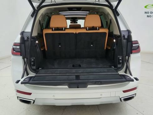 Used 2024 BMW X7 xDrive40i w/ Premium Package AWD/4WD image 14
