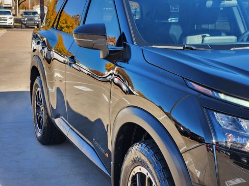 Used 2023 Nissan Pathfinder Rock Creek image 8