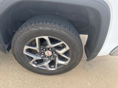 Used 2022 GMC Sierra 1500 SLT w/ SLT Convenience Package AWD/4WD image 9