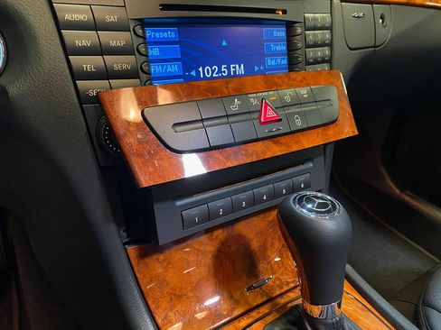 Used 2008 Mercedes-Benz E 350 Sedan image 17