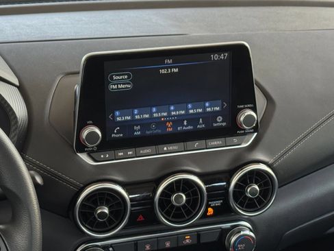 Used 2025 Nissan Sentra SV FWD image 17
