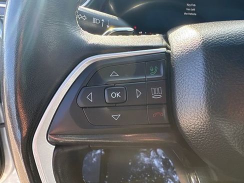 Used 2022 Jeep Grand Cherokee Altitude image 22