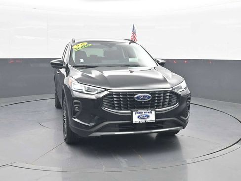 Certified 2026 Ford Escape SE w/ PHEV Premium Package FWD image 2