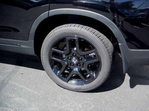 Used 2024 Honda Passport Black Edition image 3