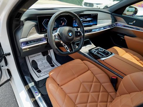 Used 2024 BMW 740i xDrive w/ Premium Package 2 AWD/4WD image 19