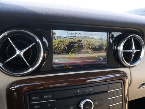 Used 2019 Mercedes-Benz SLC 300 image 23