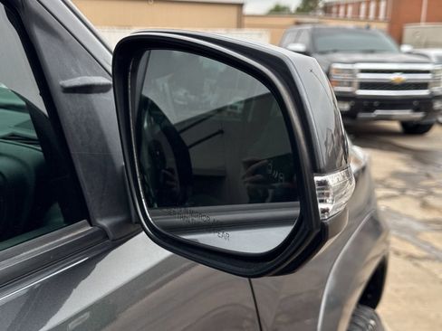 Used 2022 Toyota Tacoma SR5 w/ Technology Package RWD image 36
