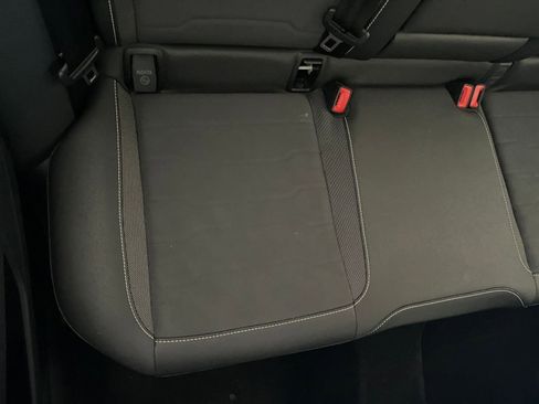 Used 2025 Volkswagen Taos SE image 37