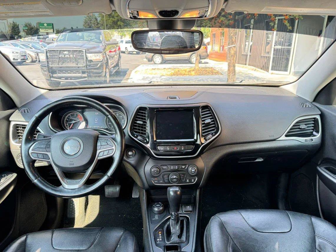 Used 2020 Jeep Cherokee Limited w/ Technology Group AWD/4WD image 14