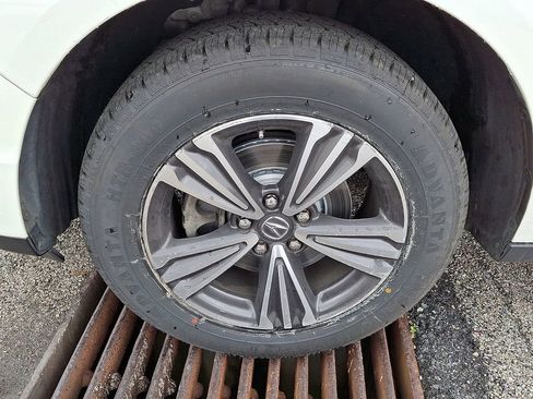 Used 2018 Acura MDX SH-AWD image 4