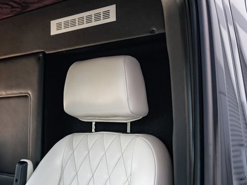 Used 2022 Mercedes-Benz Sprinter 2500 image 32