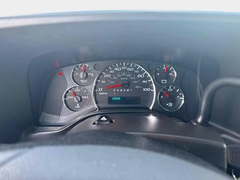 Used 2024 GMC Savana 2500 w/ Driver Convenience Package RWD image 19