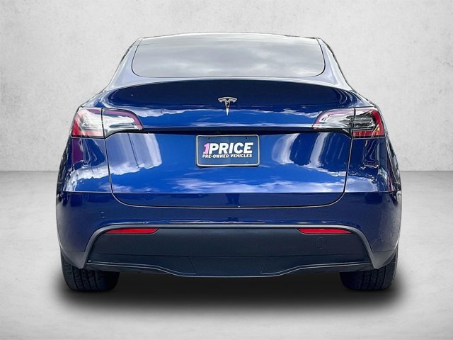 Used 2025 Tesla Model Y Long Range RWD image 4