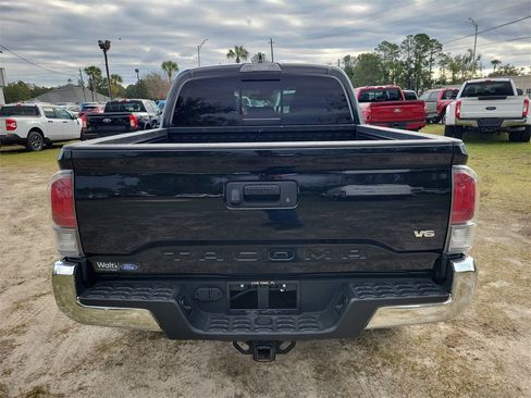 Used 2023 Toyota Tacoma TRD Off-Road image 9