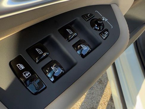 New 2026 Volvo XC90 B6 Plus w/ Protection Package Premier image 10