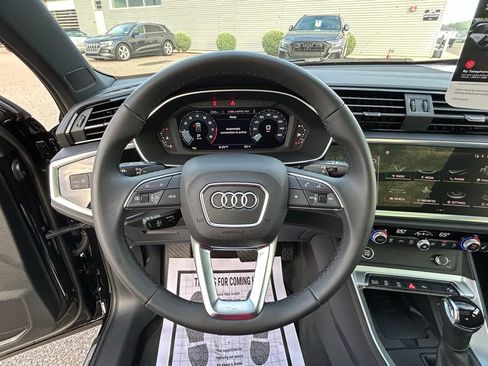 Used 2025 Audi Q3 2.0T Premium w/ Convenience Package image 19