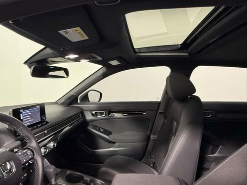 Used 2025 Honda Civic Sport image 32